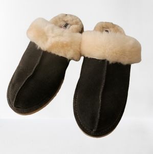 EUC Minnetonka Suede Slippers